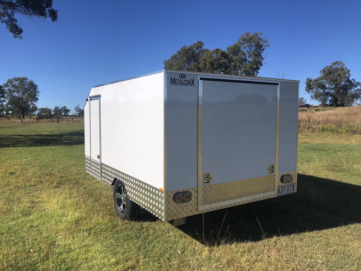 MXE-30FR Enclosed Motorbike Trailer